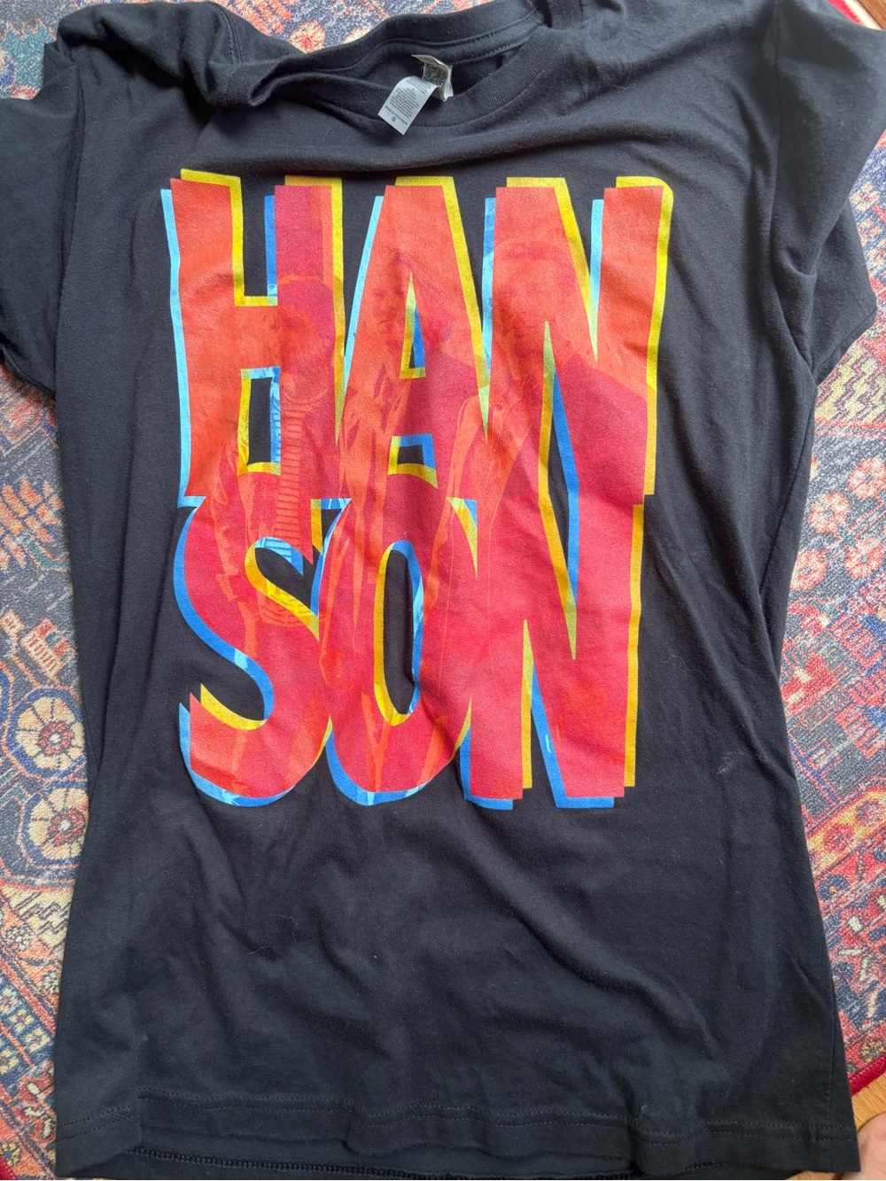 Black 'HANSON' Graphic Tee with Multicolor Lettering - SM NWOT